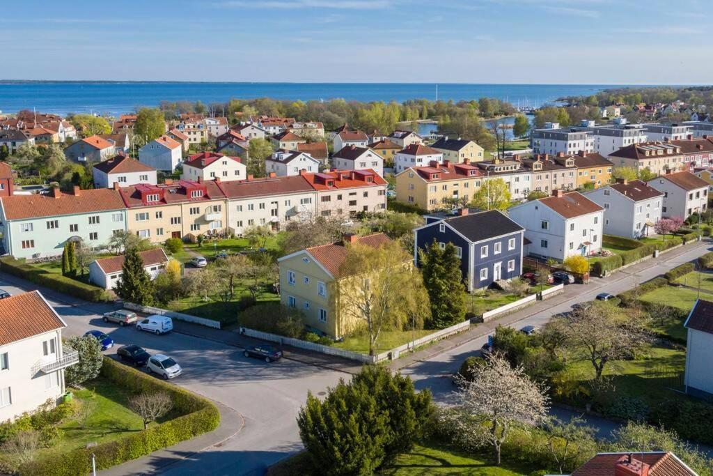 Toppmodernt litet hus nära Kalmar slott och havet Exteriör bild